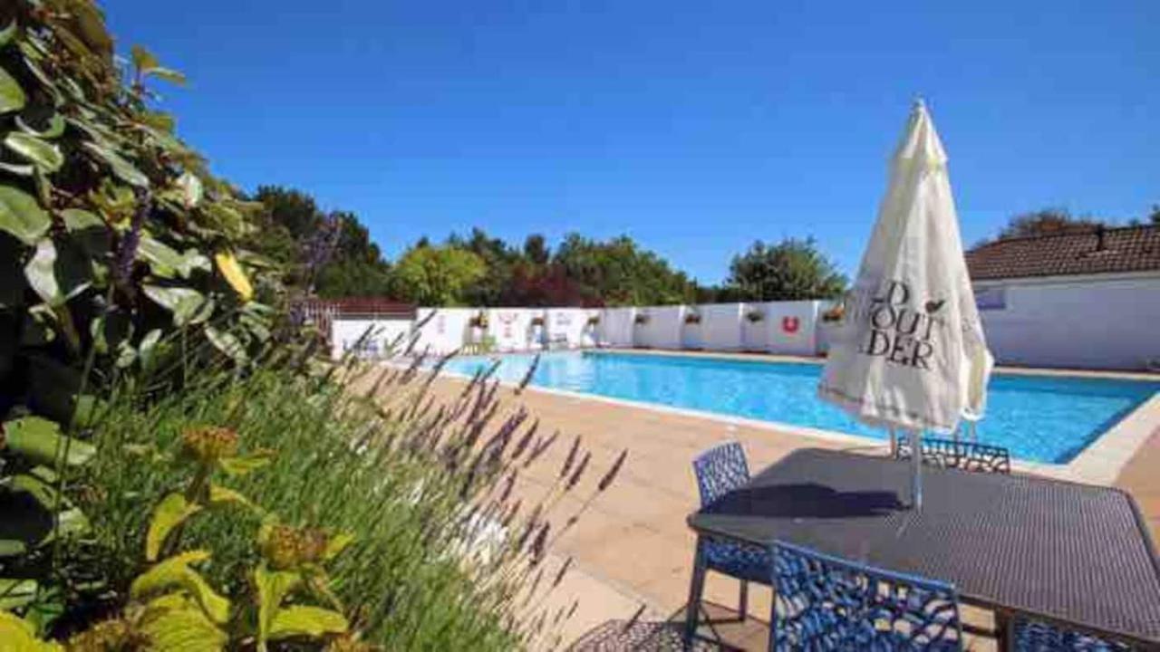Hotel Heavenly Haven Lymington Exterior foto